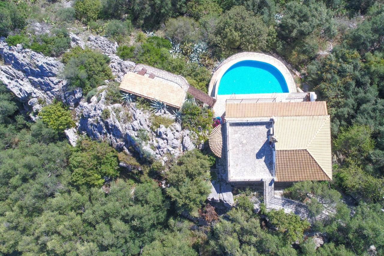 Вилла House On The Rocks Katavolos Экстерьер фото