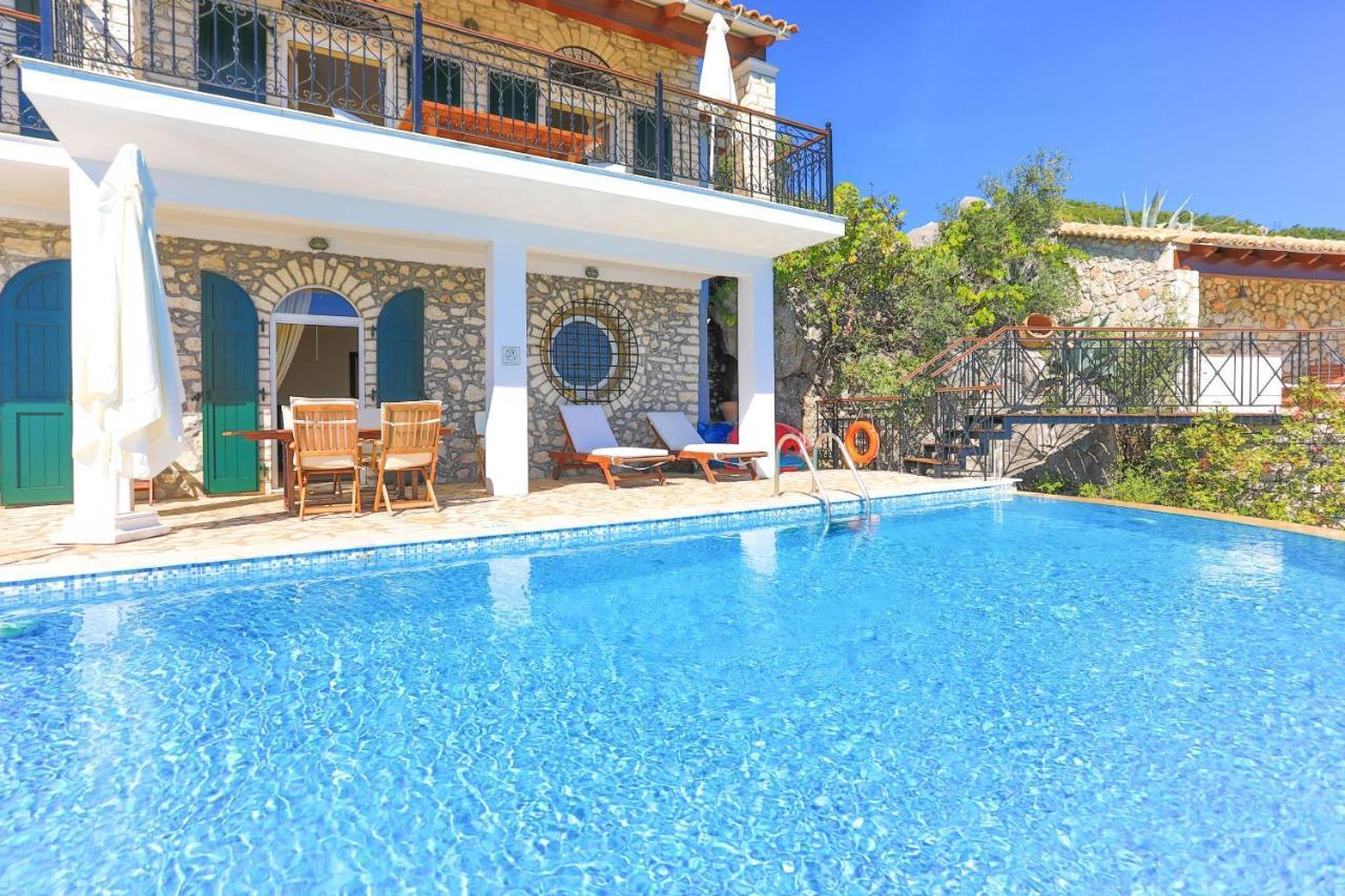 Вилла House On The Rocks Katavolos Экстерьер фото